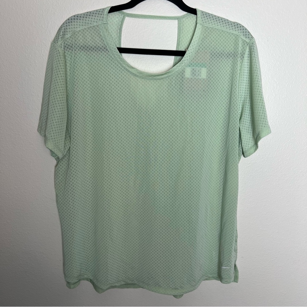 NWT MINT GREEN NIKE TOP